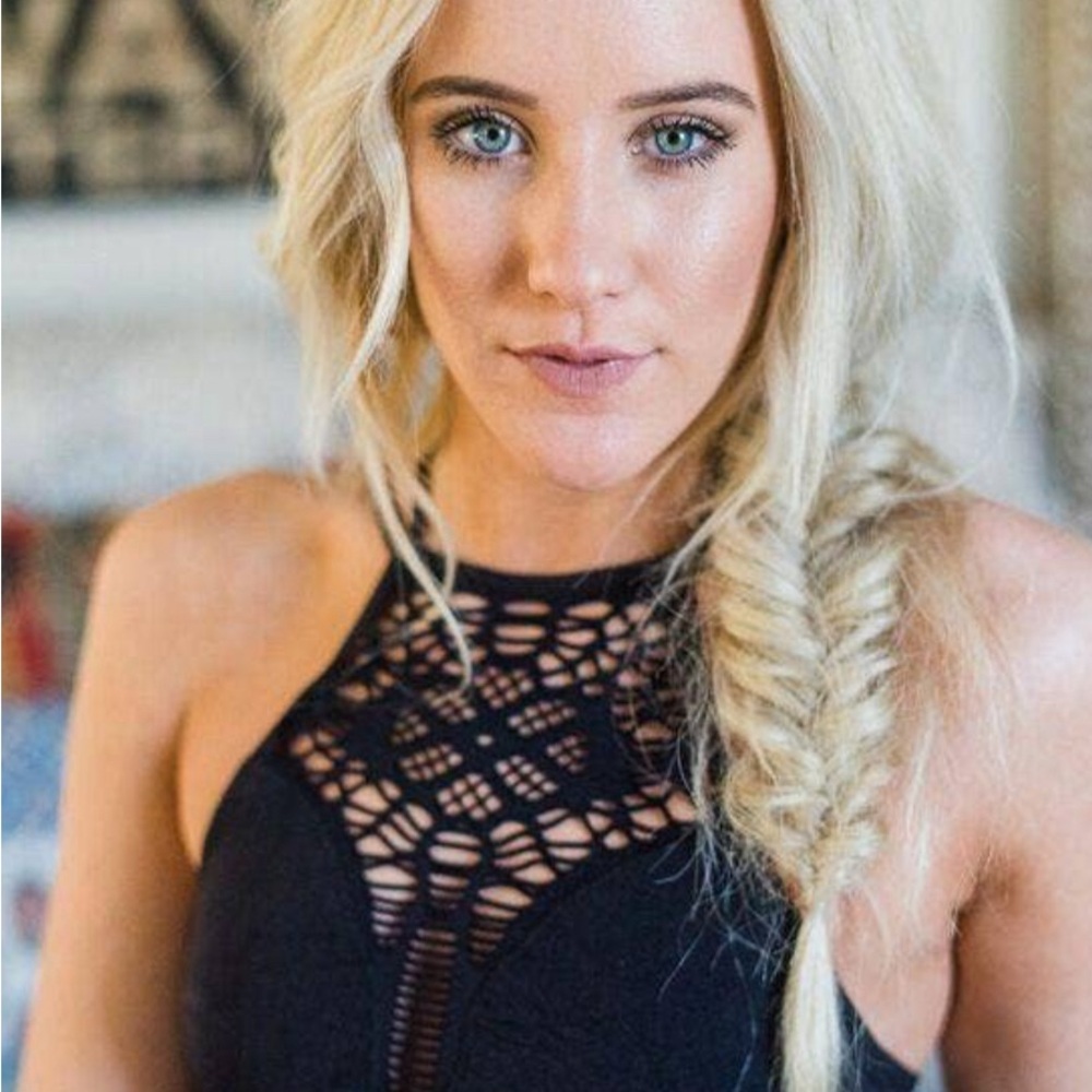 Floral Cutout High Neck Bralette - Picture 3 of 3